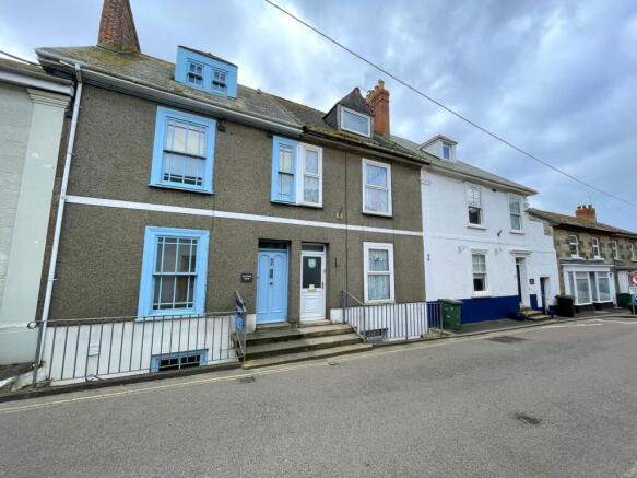 5 bed property, in Fore Street, £450,000