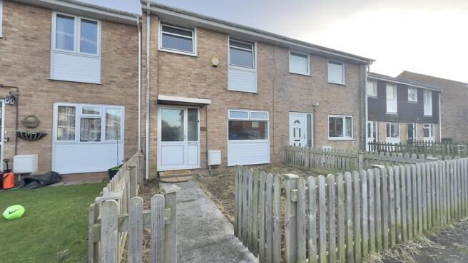 3 bed property, in Pelican Close, £200,000