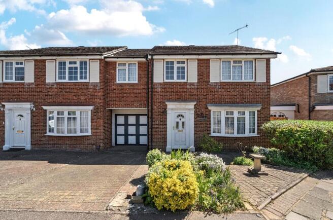 4 bed property, in Morris Close, £535,000