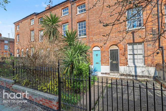 3 bed property, in Campbell Grove, £200,000