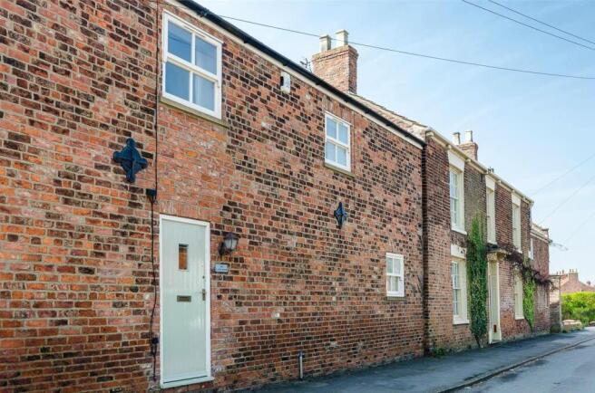 3 bed property, in 19B Westgate, £175,000