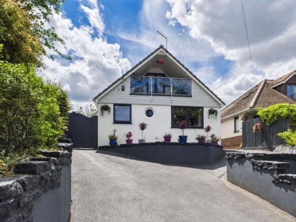 4 bed property, in Iford Lane, £750,000