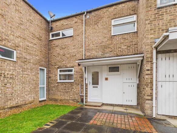 4 bed property, in Holdfield, £220,000