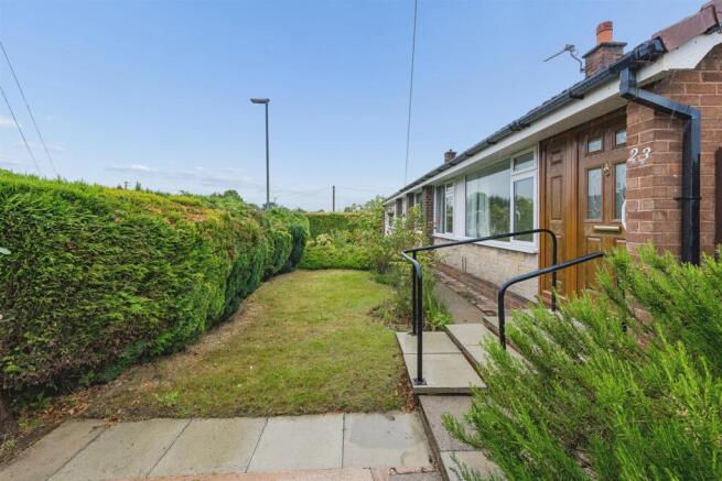 4 bed property, in Howard Avenue, £450,000