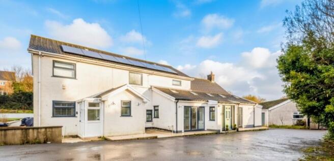 5 bed property, in Trebeddau Farm, £625,000