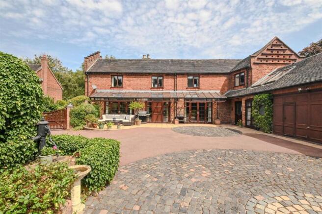 4 bed property, in Alderways, £1,000,000