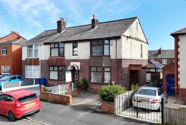 3 bed property, in Rookery Avenue, £192,500