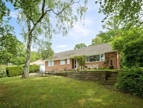 3 bed property, in Brook Lane, £550,000