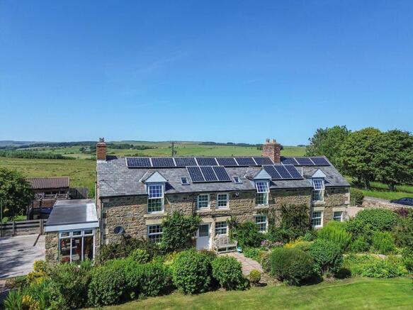 4 bed property, in Brownrigg, £600,000