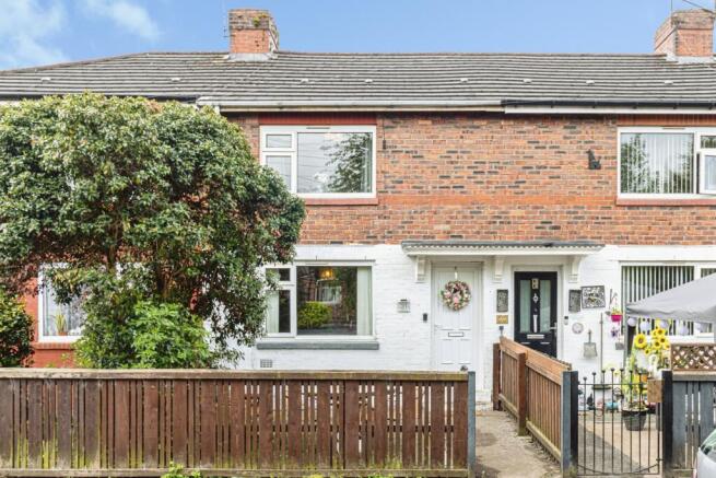 2 bed property, in Walsall Street, £190,000