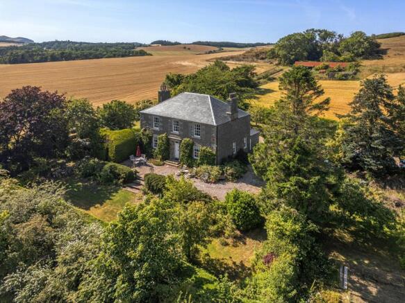 5 bed property, in Grayson House, £595,000