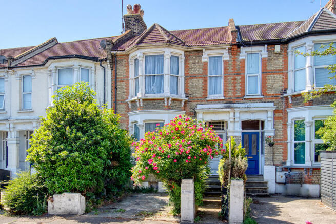 4 bed property, in Lonsdale Road, £850,000