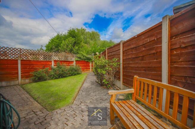 3 bed property, in Blythe Avenue, £425,000