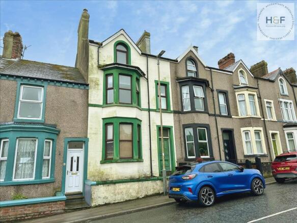 5 bed property, in Horn Hill, £115,000