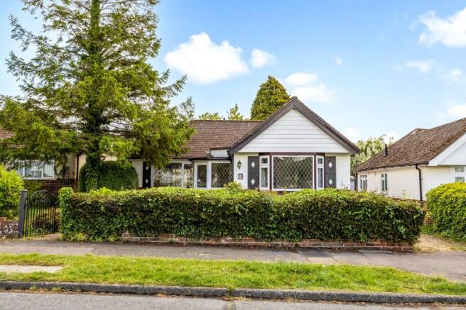 2 bed property, in Mackie Avenue, £525,000