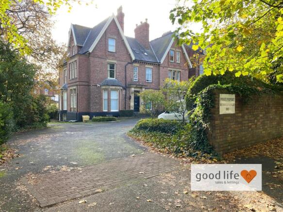 1 bed property, in Thornhill Park, £60,000