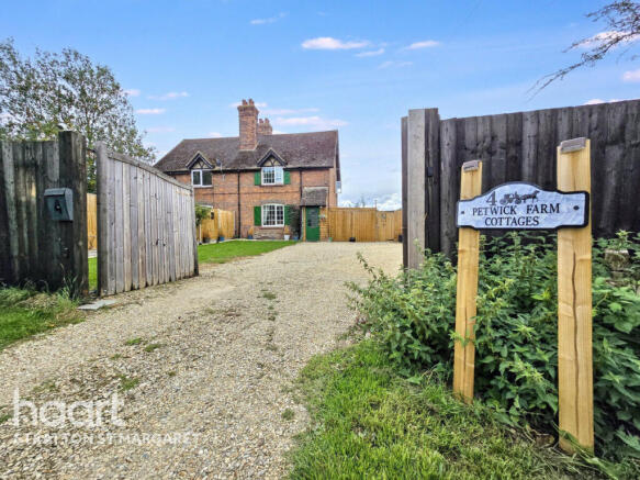 3 bed property, in Challow Station, £850,000