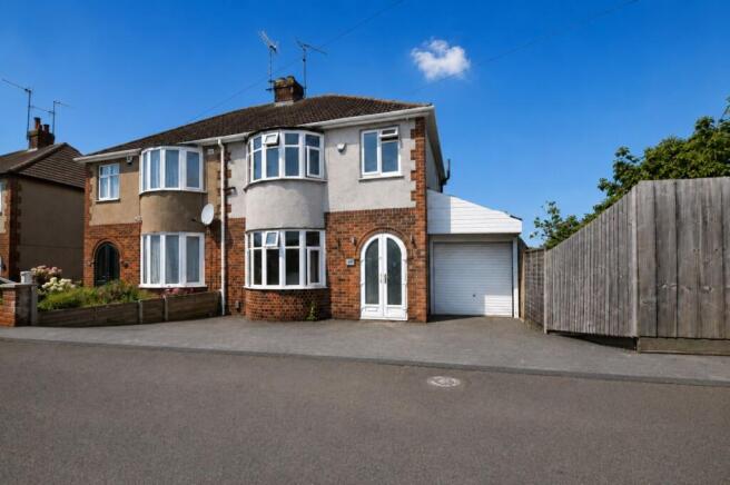 3 bed property, in Hayden Avenue, £275,000