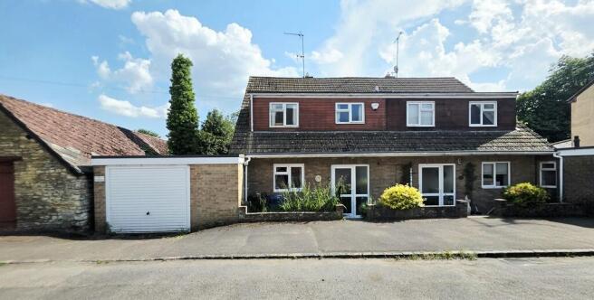 3 bed property, in Bridge Street, £310,000
