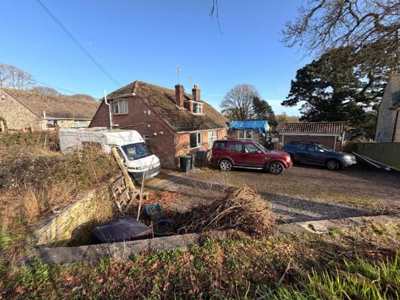 5 bed property, in Haycrafts Lane, £595,000