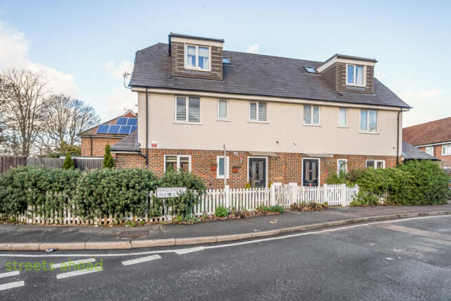 3 bed property, in Haslemere Avenue, £725,000