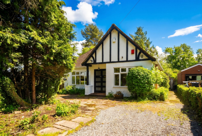 4 bed property, in Barkers Lane, £550,000