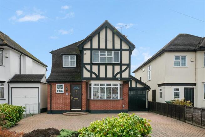 3 bed property, in Tudor Way, £825,000