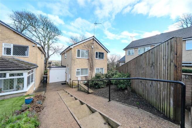 4 bed property, in Chestnut Grove, £310,000