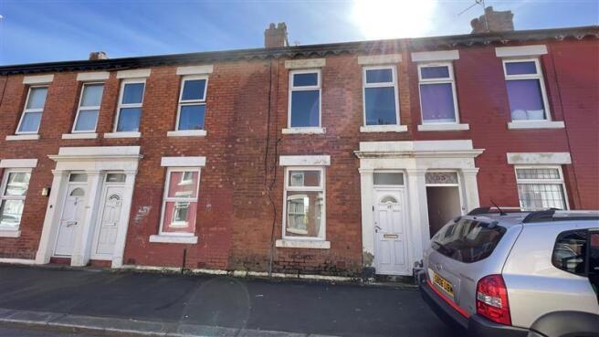 Land, in 35 Bedford Road, £40,000