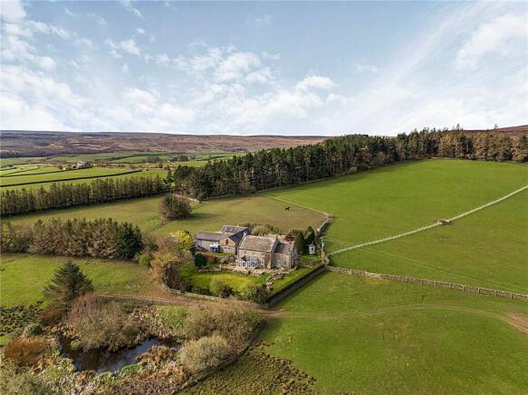 4 bed property, in High Lilswood, £900,000