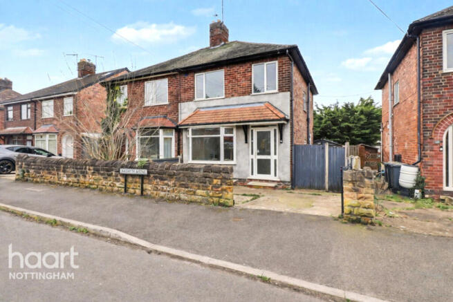 3 bed property, in Maple Avenue, £240,000