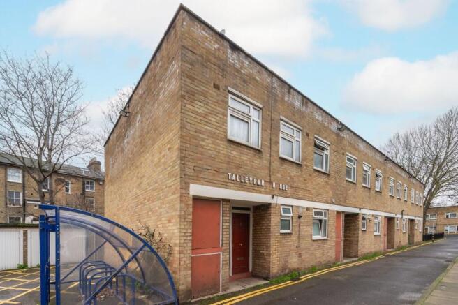 4 bed property, in Lilford Road, £600,000