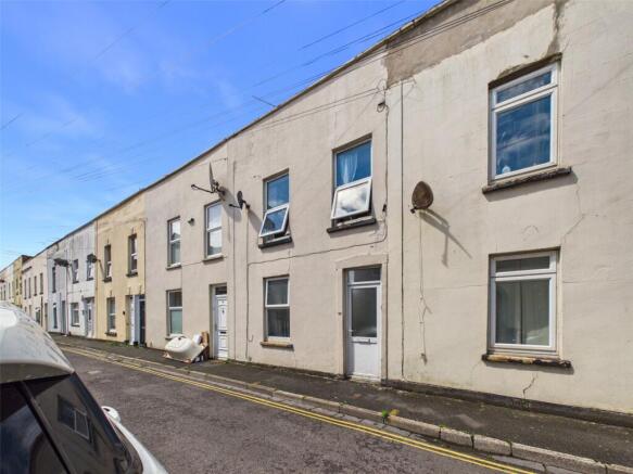 4 bed property, in Hopkins Street, £190,000