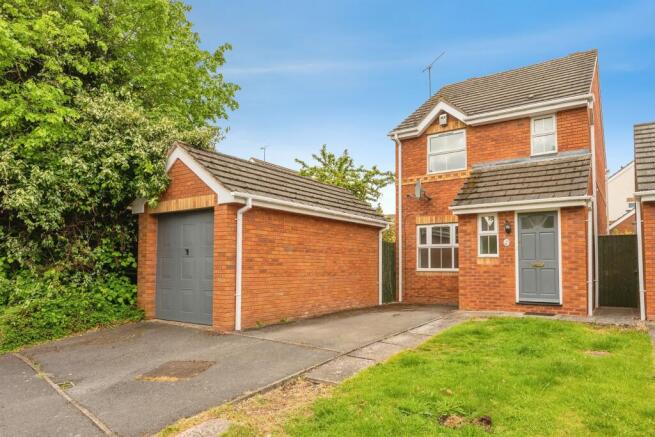 3 bed property, in Topham Avenue, £340,000