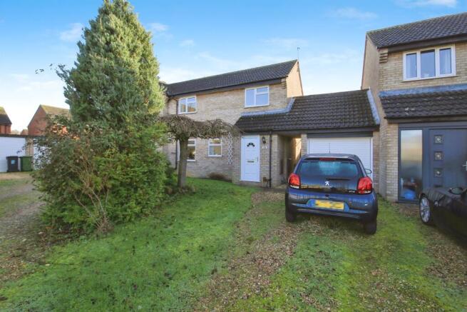 3 bed property, in Sevenacres, £200,000