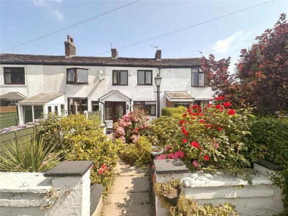 2 bed property, in Simon Lane, £240,000