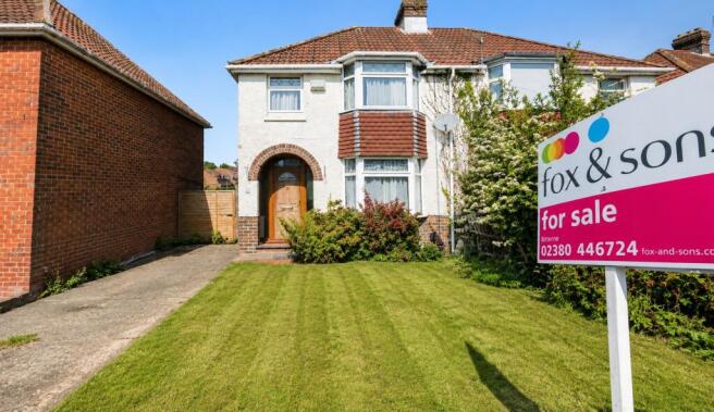3 bed property, in Wakefield Road, £325,000