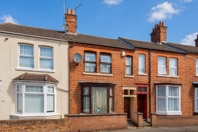 3 bed property, in Mill Road, £150,000