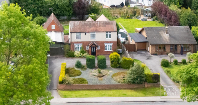 3 bed property, in Lincoln Road, £425,000