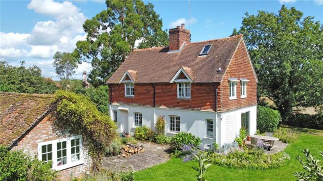 4 bed property, in Wisborough Green, £850,000