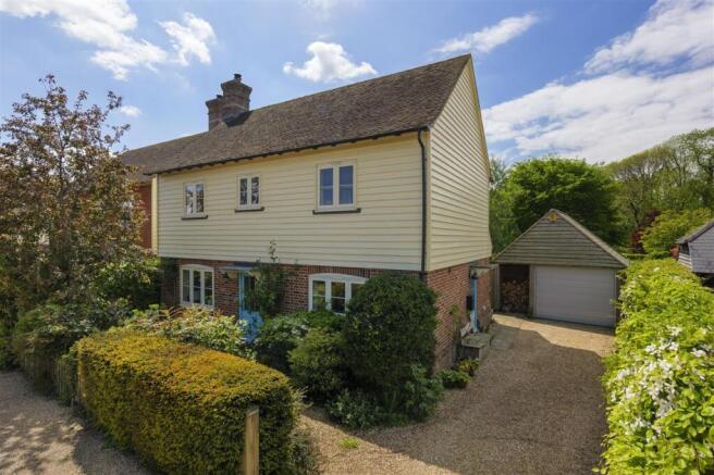 3 bed property, in Gloster Cottage, £650,000