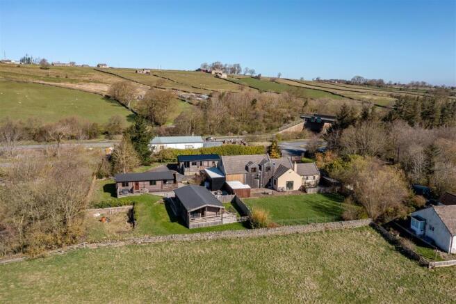 4 bed property, in West End Bungalow, £725,000