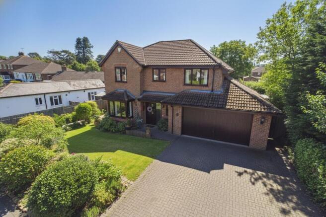 4 bed property, in Longmoor Close, £1,100,000