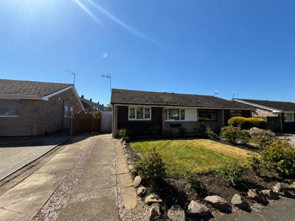 2 bed property, in Harrington Road, £260,000