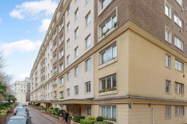 3 bed property, in Princes Gate, £1,250,000
