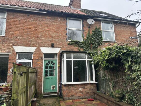 2 bed property, in Mount Olivet, £85,000