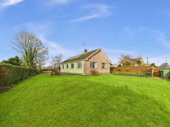 3 bed property, in Forest Road, £300,000