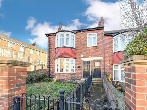 3 bed property, in Watt Street, £75,000