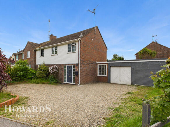 4 bed property, in Lakeside Rise, £315,000