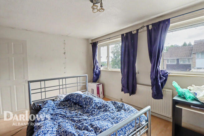 3 bed property, in The Hawthorns, £185,000